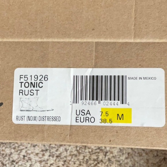 Born Women’s Tonic Distressed Leather Boots - Picture 6 of 6